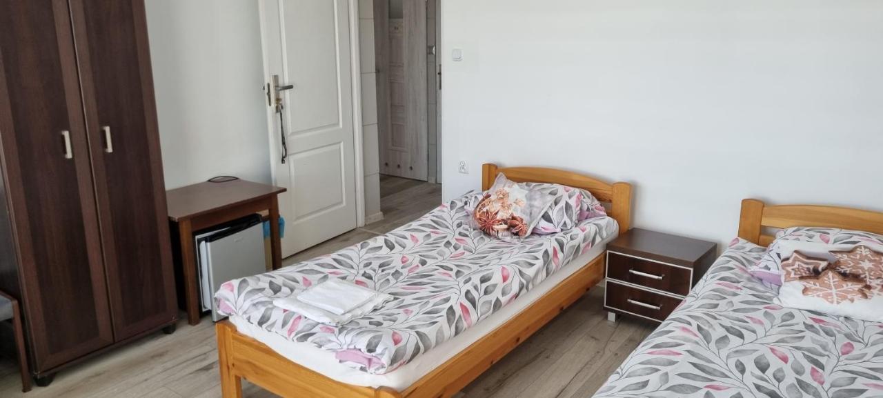 Unibal - Pokoje Goscinne Unieście Buitenkant foto