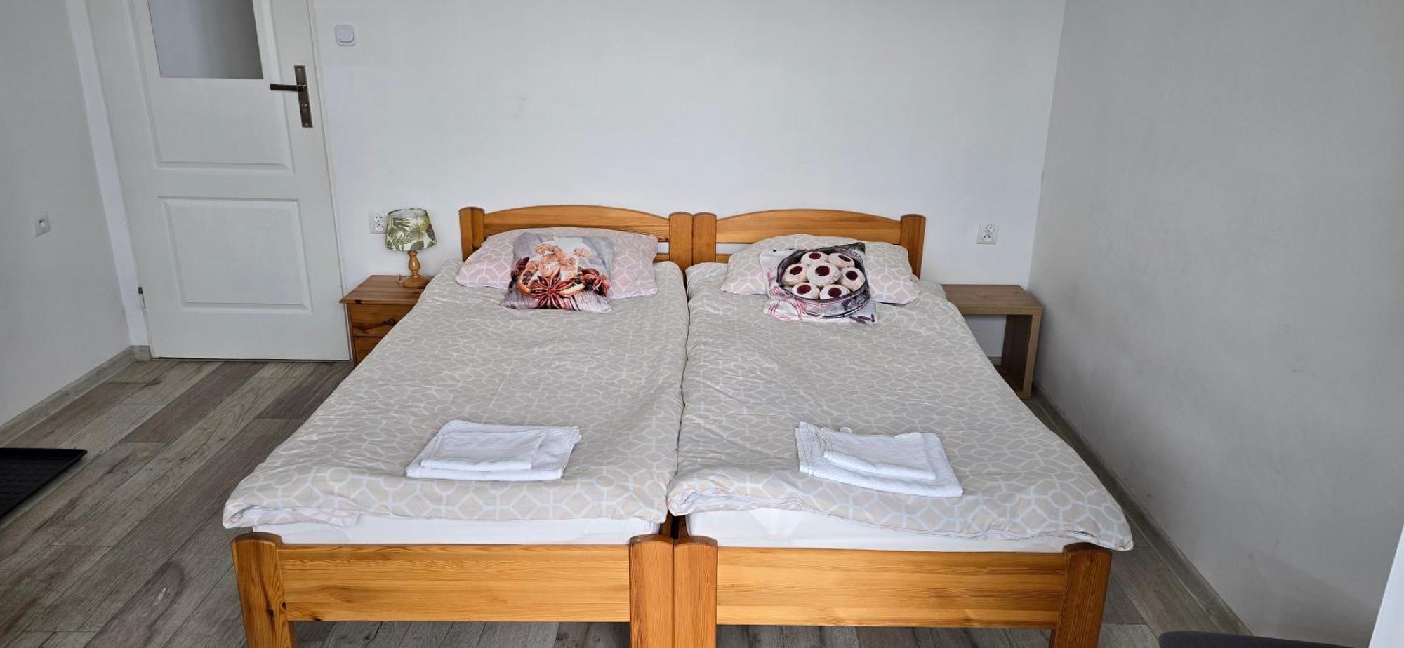 Unibal - Pokoje Goscinne Unieście Buitenkant foto